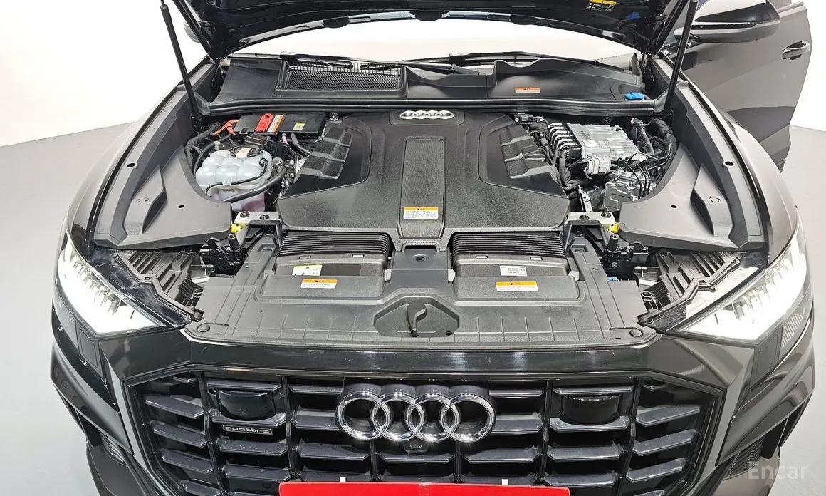 Фото 6 - Audi Q8