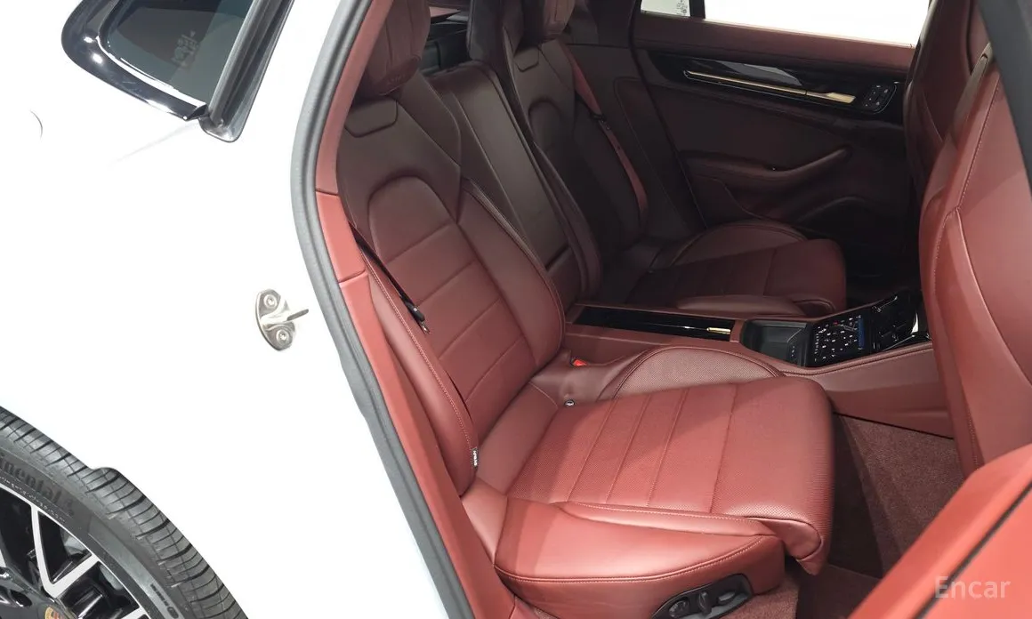 Фото 11 - Porsche Panamera