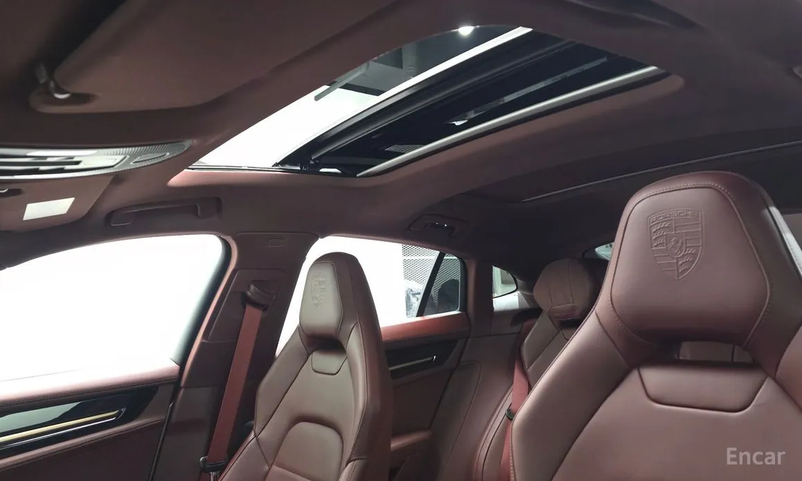 Фото 18 - Porsche Panamera