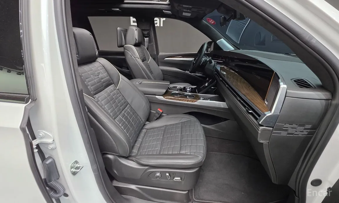 Фото 10 - Cadillac Escalade