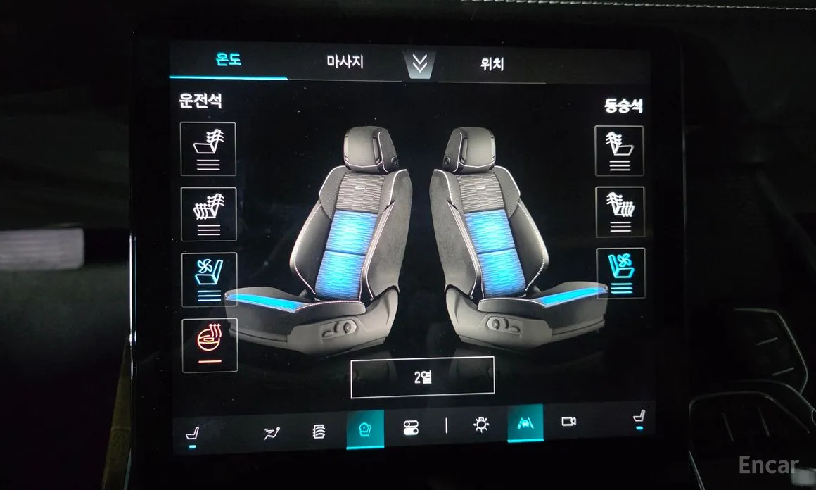 Фото 18 - Cadillac Escalade