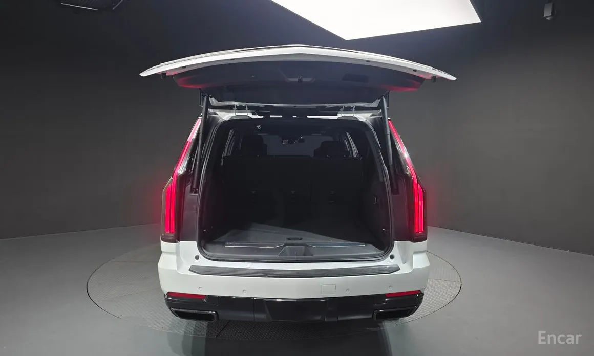 Фото 20 - Cadillac Escalade