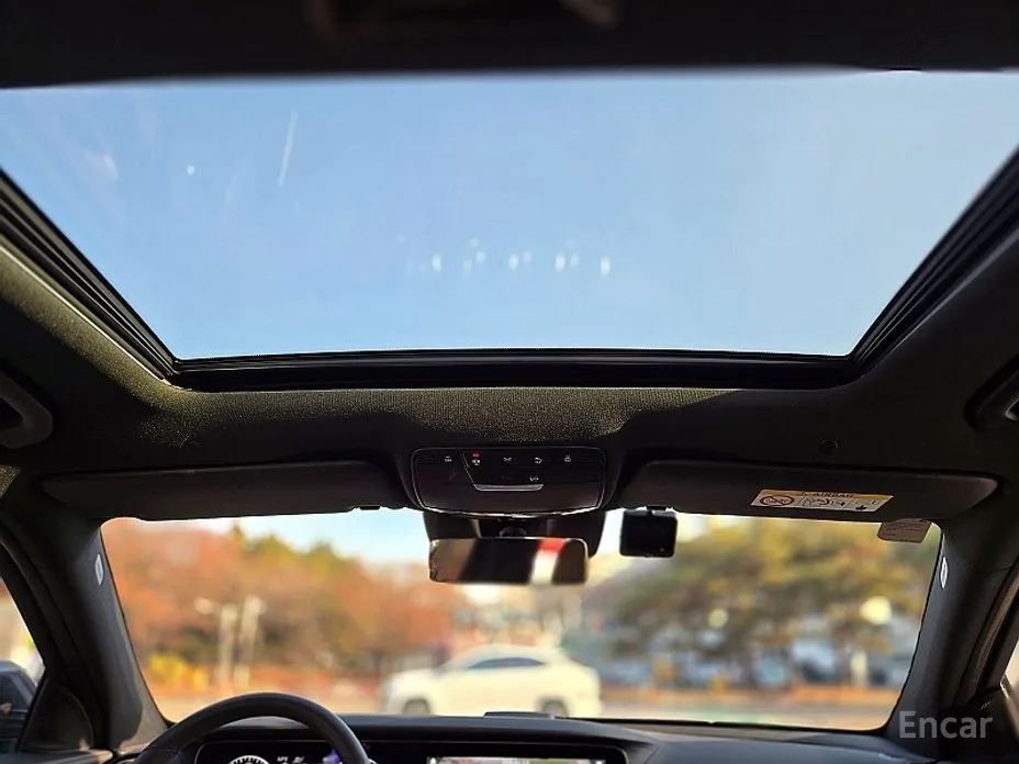 Фото 11 - Mercedes-Benz E-Class