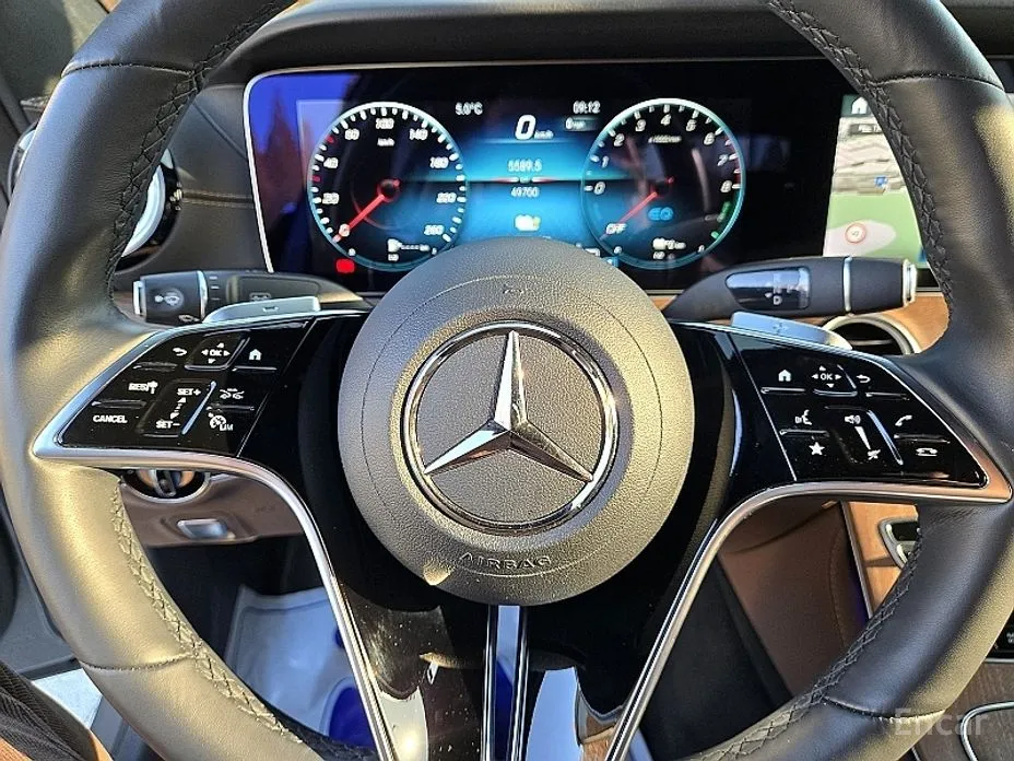 Фото 14 - Mercedes-Benz E-Class