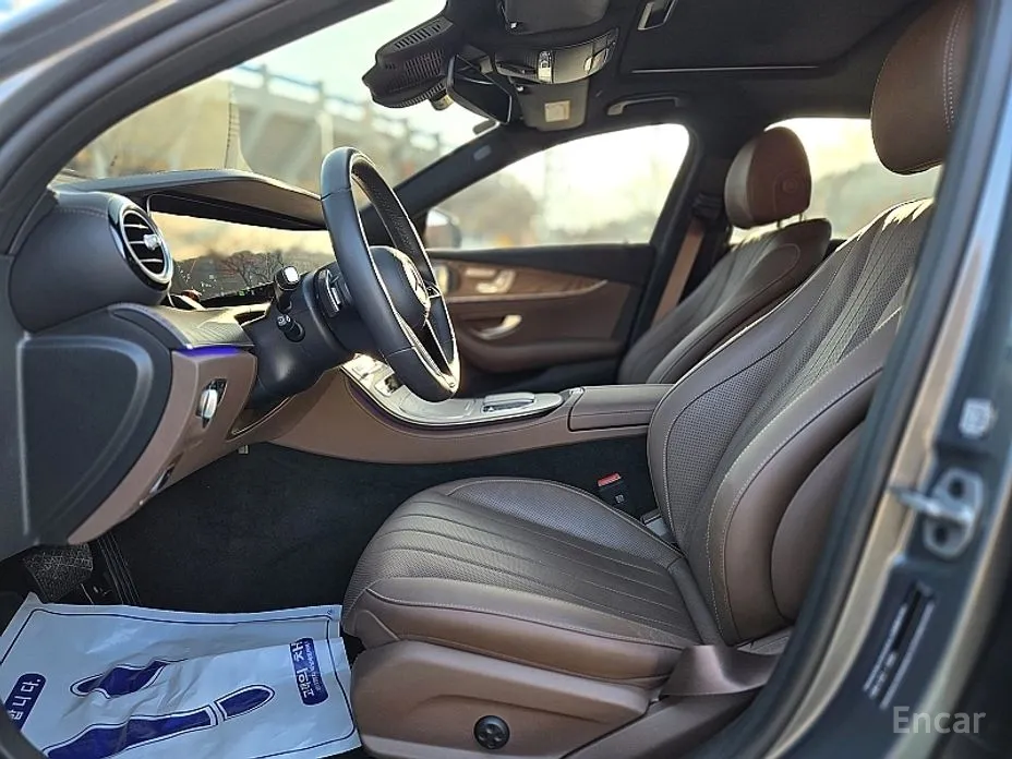 Фото 18 - Mercedes-Benz E-Class