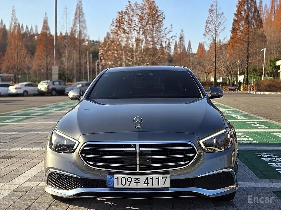 Фото 2 - Mercedes-Benz E-Class