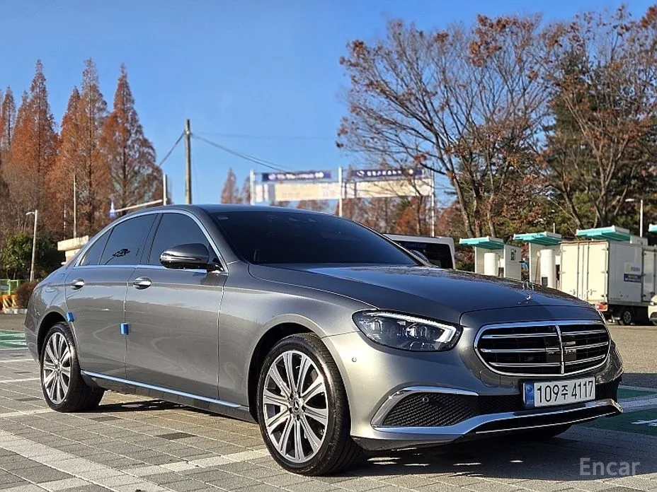 Фото 3 - Mercedes-Benz E-Class