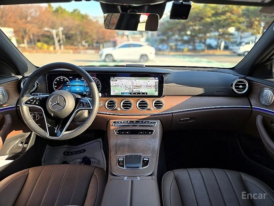 Фото 7 - Mercedes-Benz E-Class