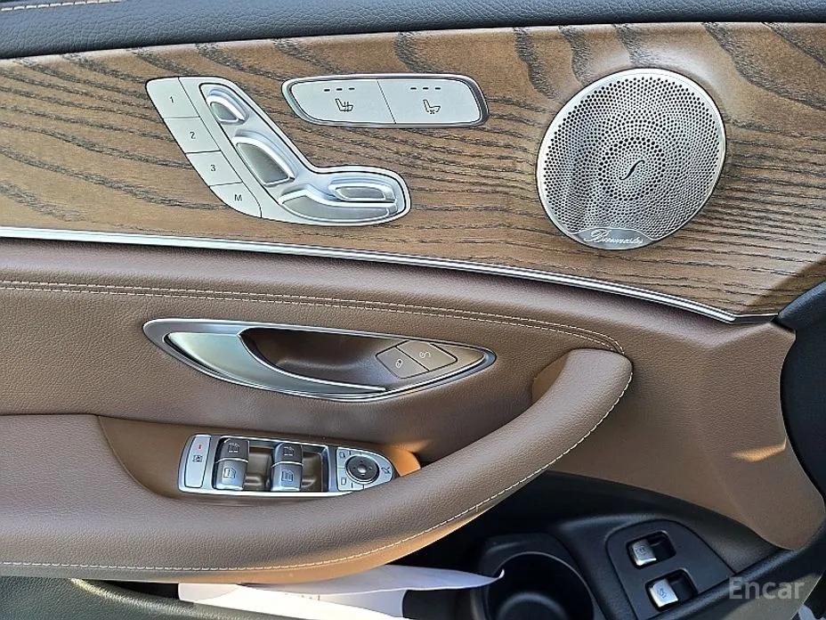 Фото 9 - Mercedes-Benz E-Class