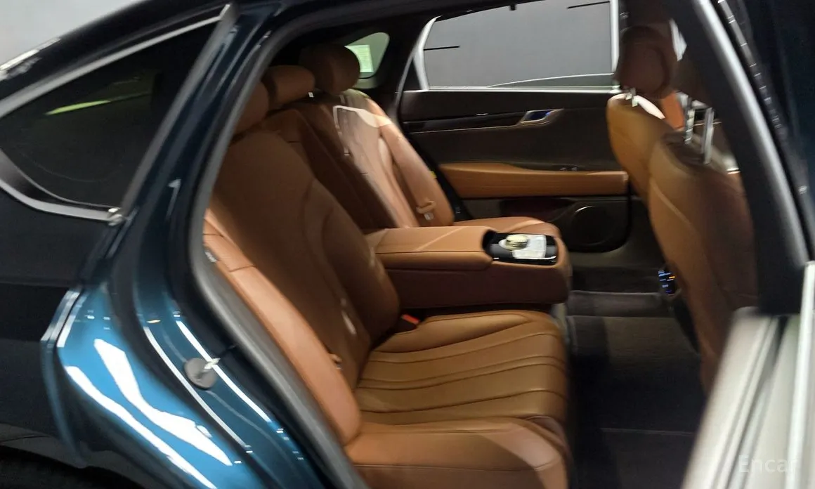 Фото 12 - Genesis G80