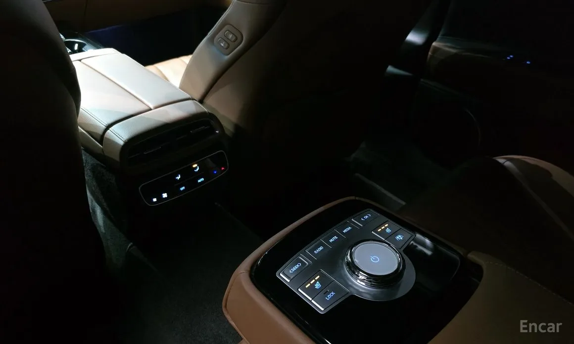 Фото 17 - Genesis G80