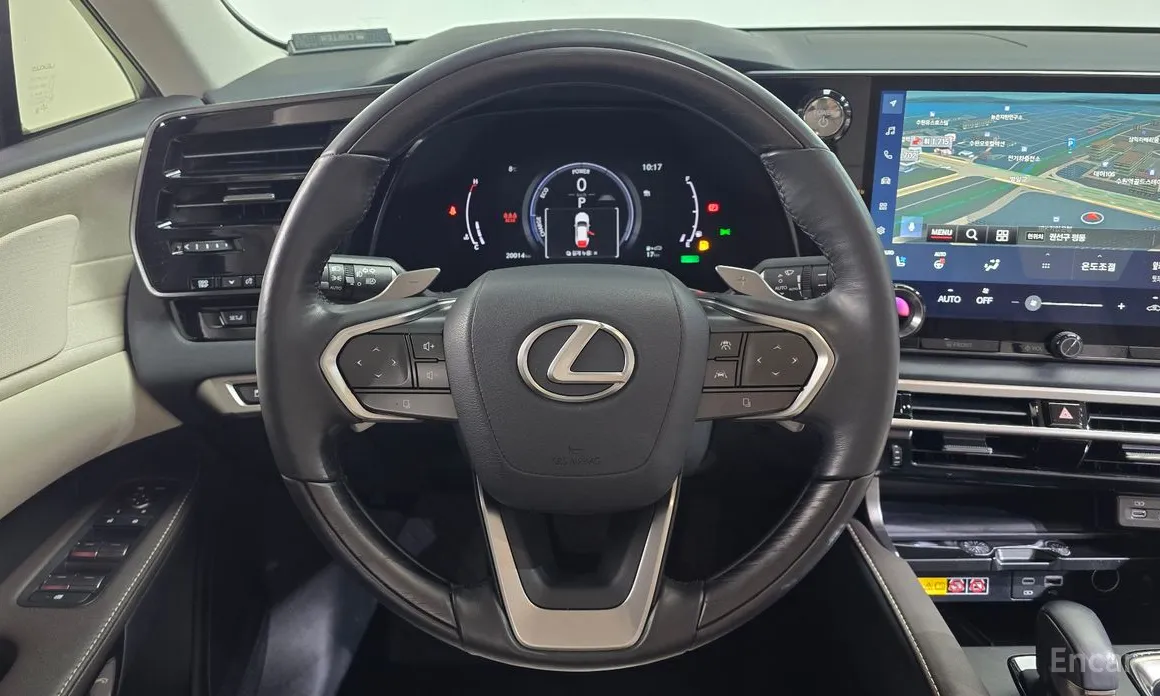 Фото 13 - Lexus RX