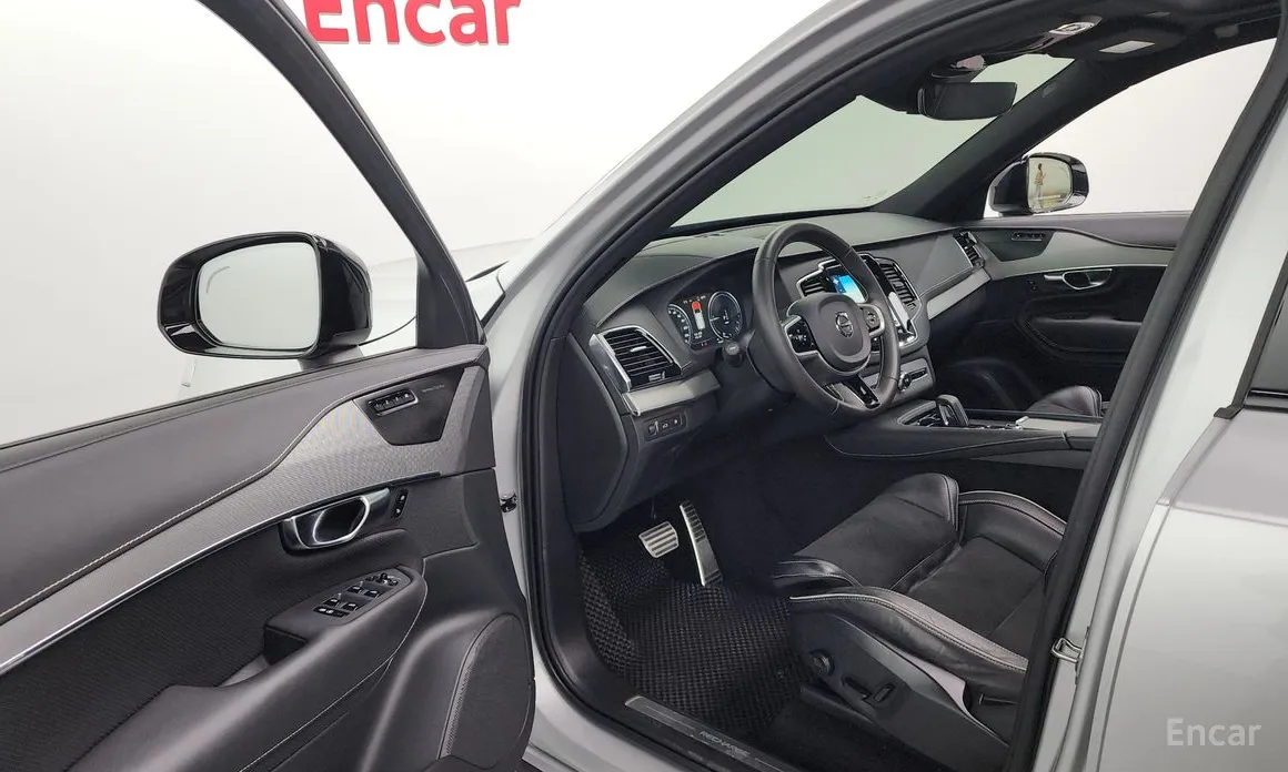 Фото 10 - Volvo XC90