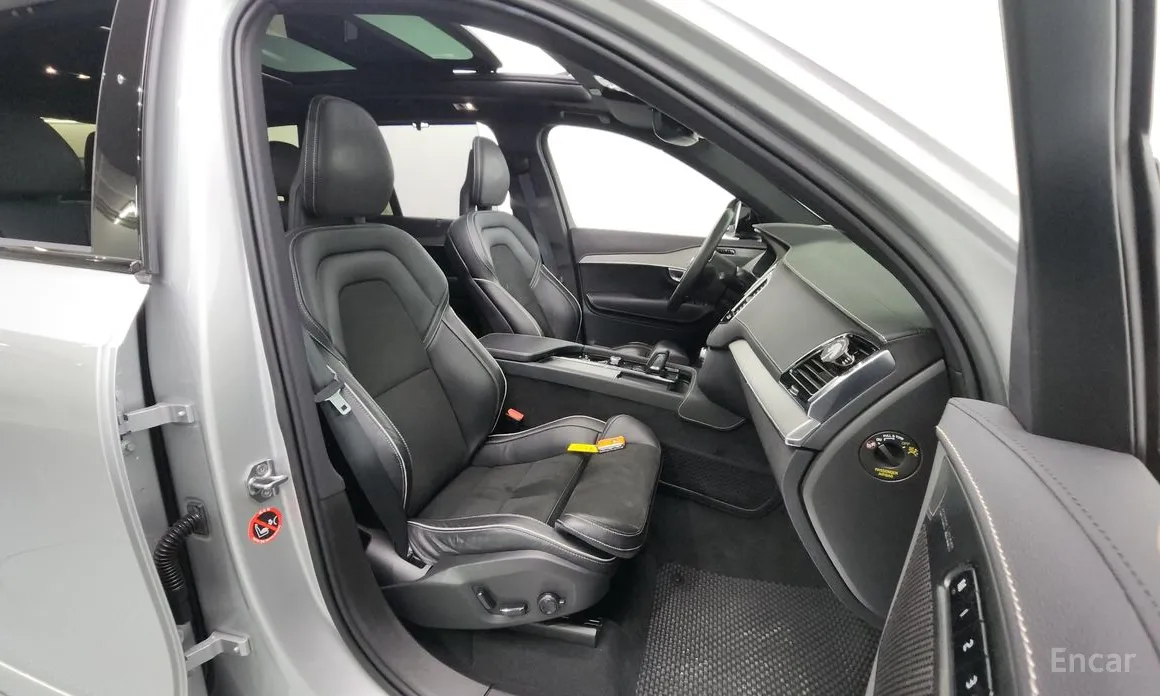 Фото 11 - Volvo XC90