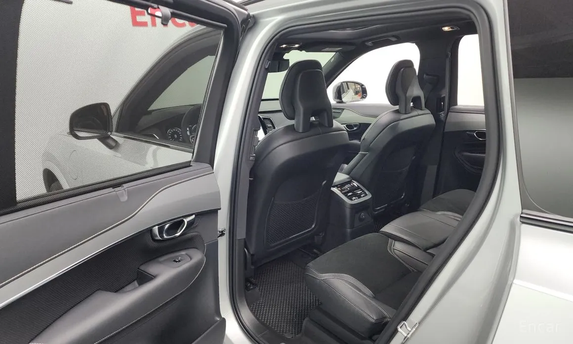 Фото 12 - Volvo XC90