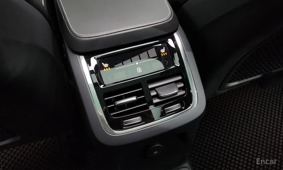 Фото 19 - Volvo XC90