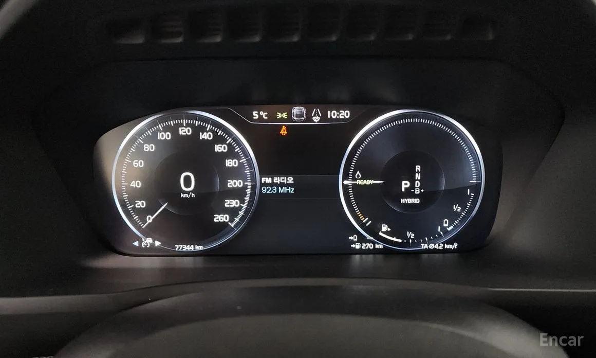 Фото 8 - Volvo XC90