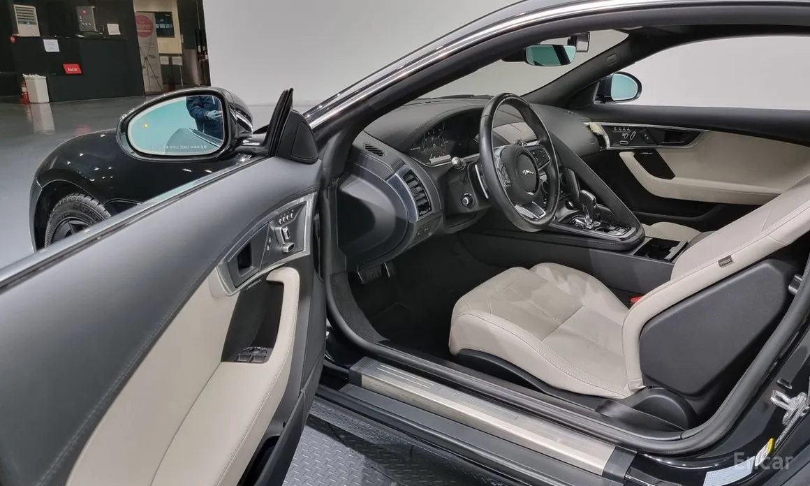 Фото 10 - Jaguar F-Type