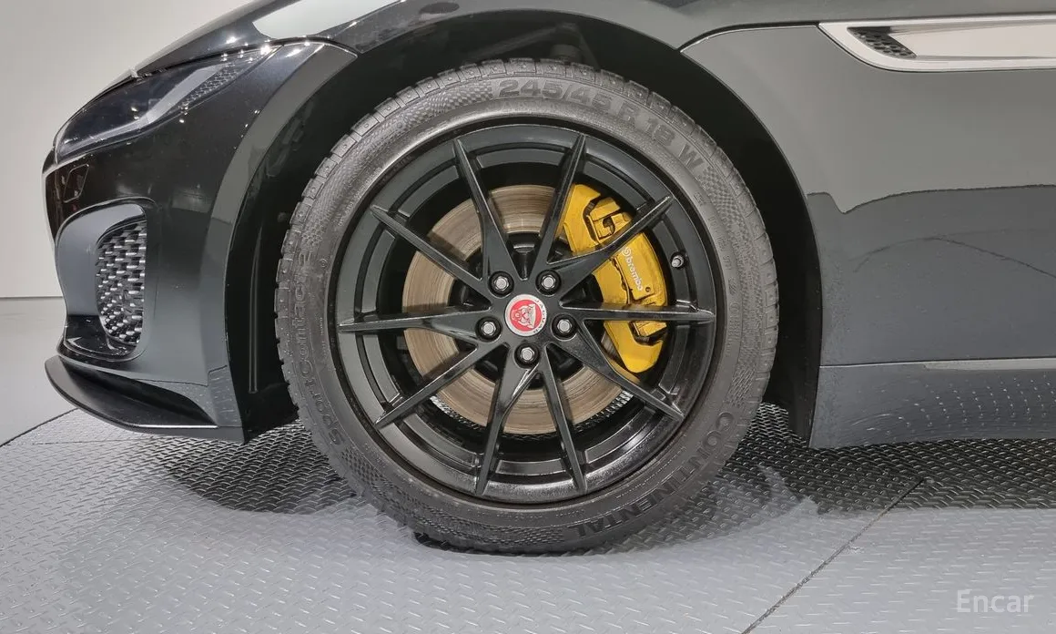 Фото 5 - Jaguar F-Type