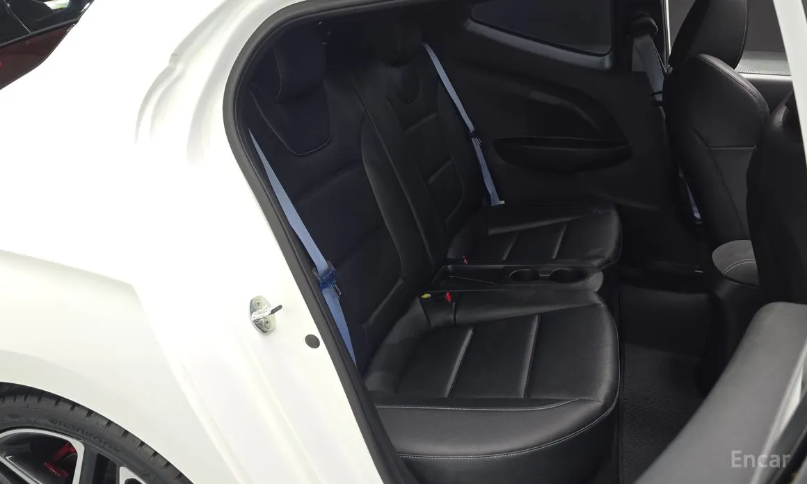 Фото 12 - Hyundai Veloster