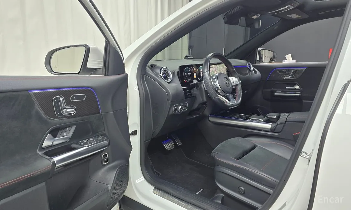 Фото 11 - Mercedes-Benz GLA-Class