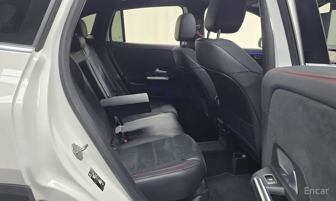 Фото 12 - Mercedes-Benz GLA-Class