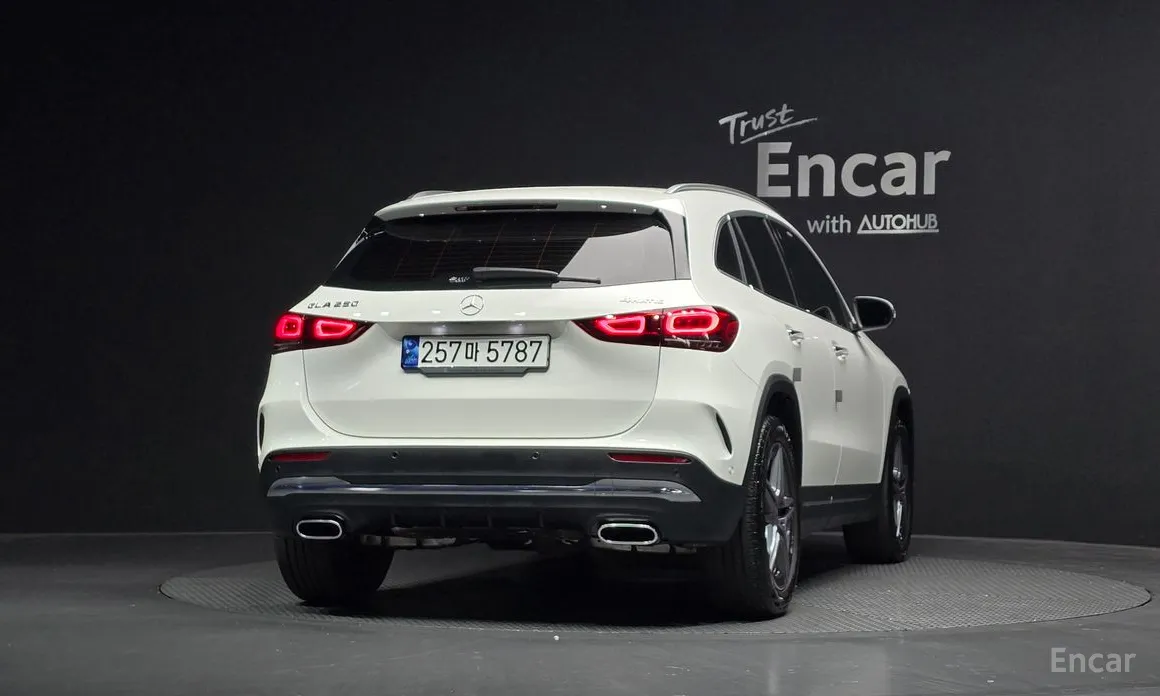 Фото 4 - Mercedes-Benz GLA-Class