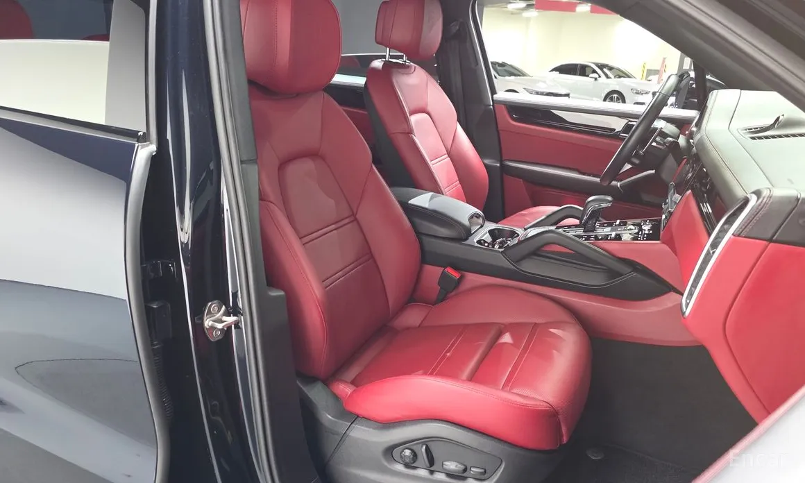 Фото 10 - Porsche Cayenne