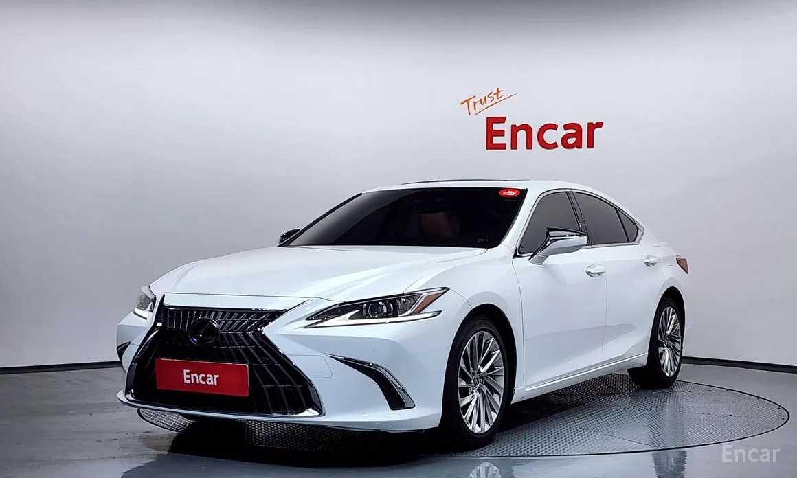 Фото 1 - Lexus ES