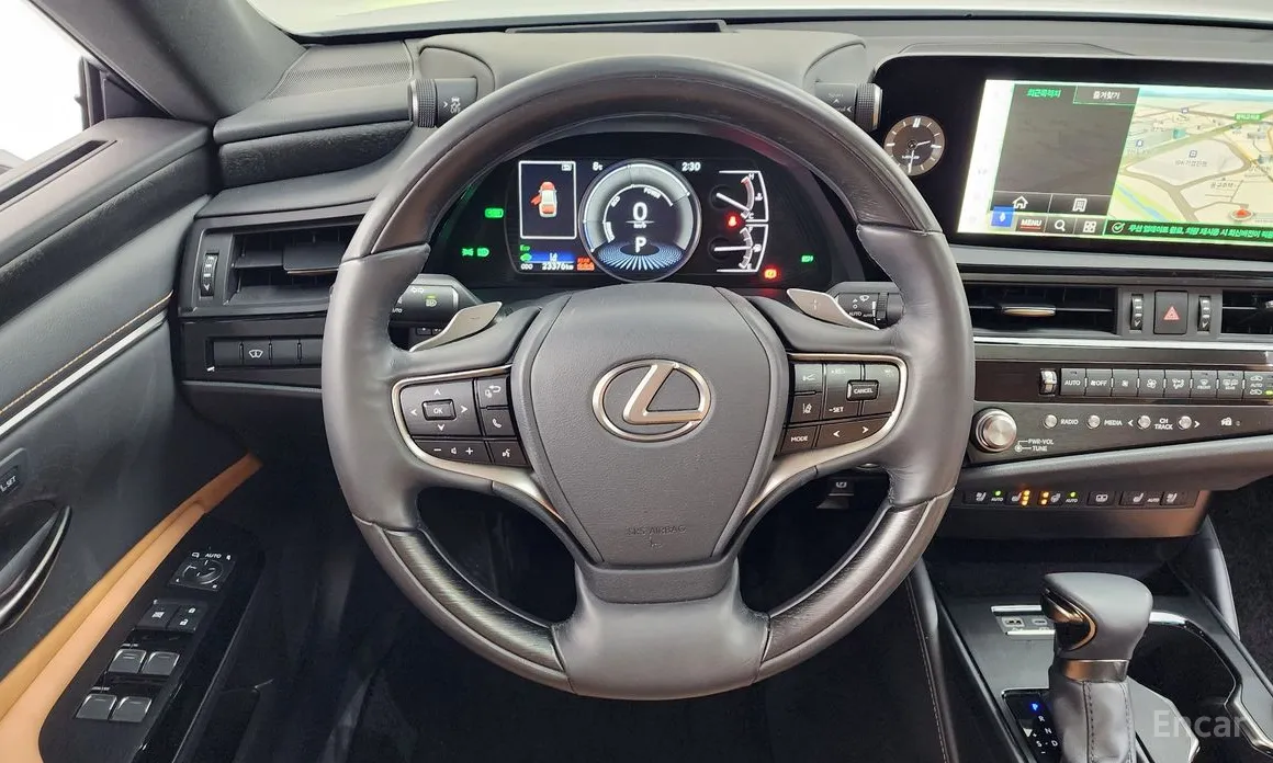 Фото 13 - Lexus ES