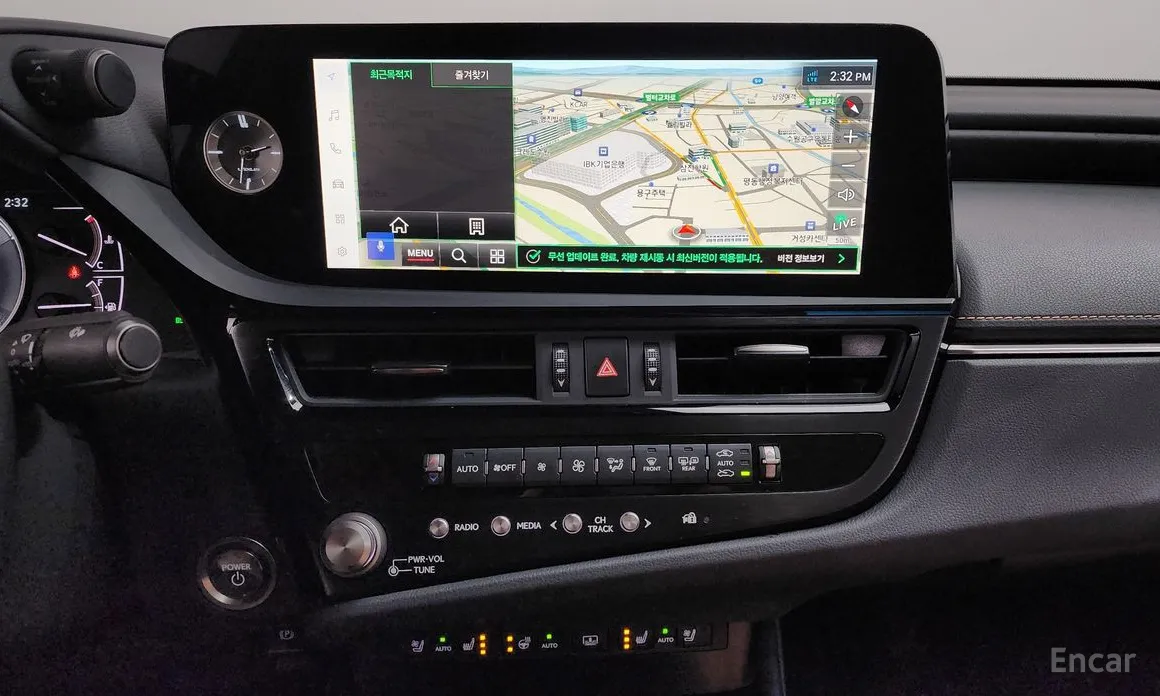 Фото 15 - Lexus ES