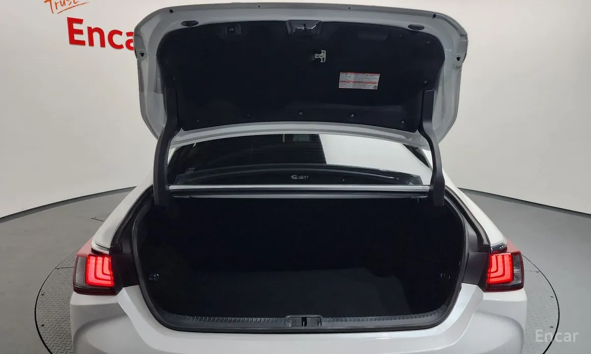 Фото 20 - Lexus ES