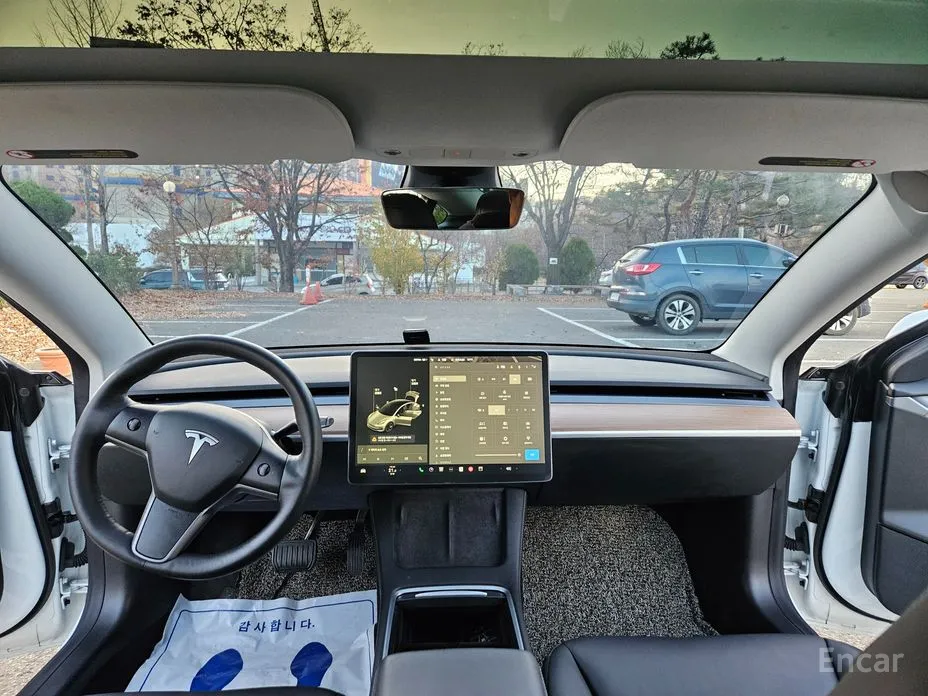 Фото 10 - Tesla Model 3