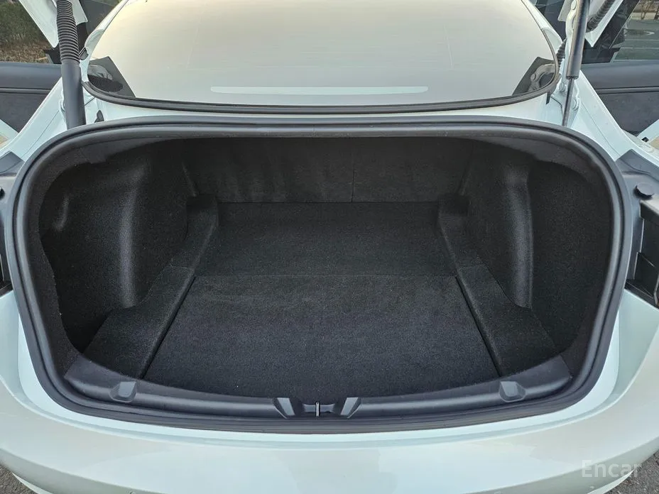 Фото 14 - Tesla Model 3