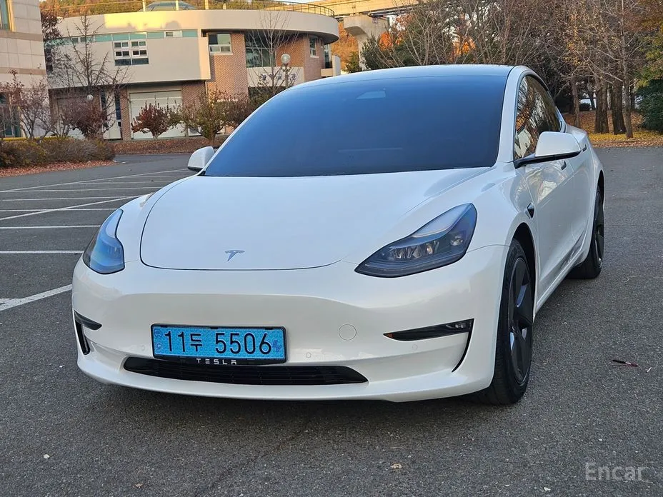 Фото 2 - Tesla Model 3