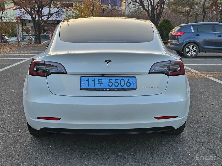 Фото 4 - Tesla Model 3