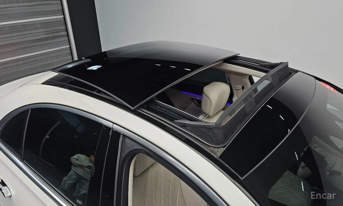 Фото 19 - Mercedes-Benz S-Class