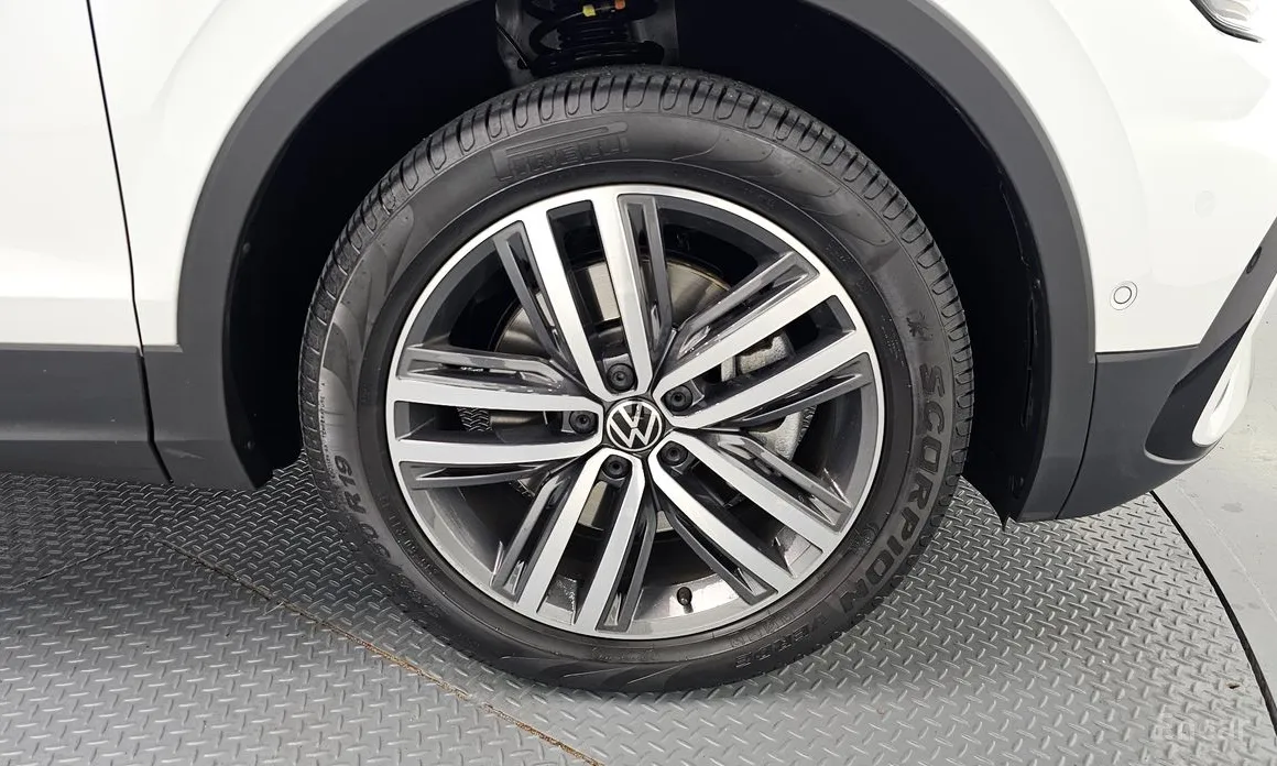 Фото 5 - Volkswagen Tiguan