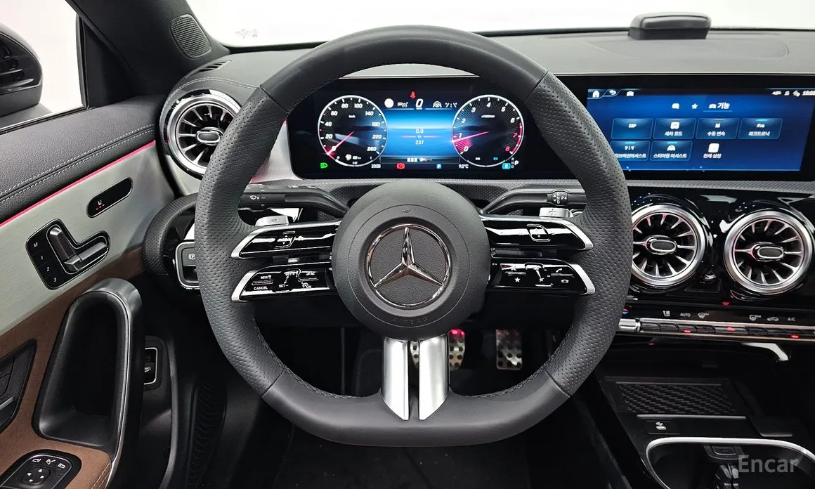 Фото 14 - Mercedes-Benz CLA-Class