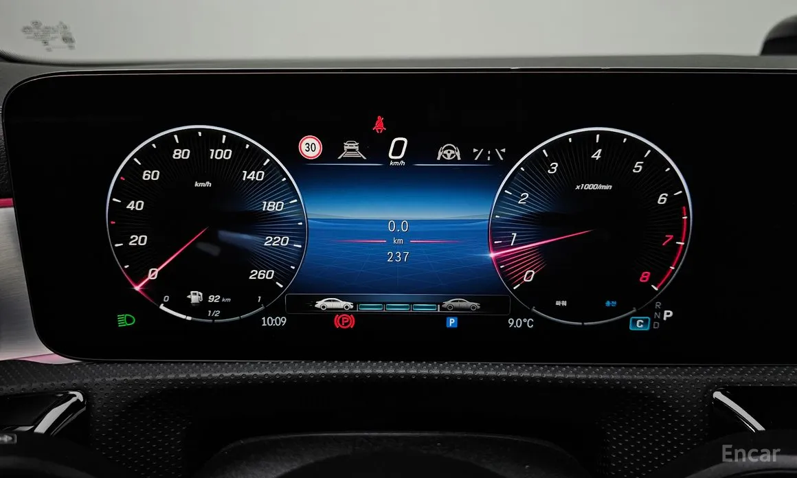 Фото 8 - Mercedes-Benz CLA-Class