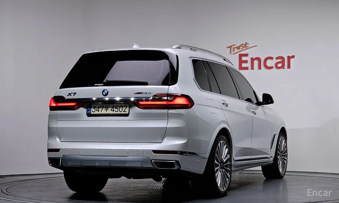 Photo 2 - BMW X7