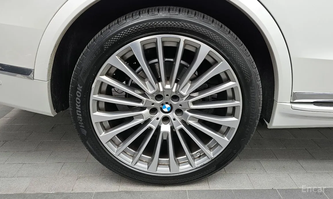 Photo 5 - BMW X7