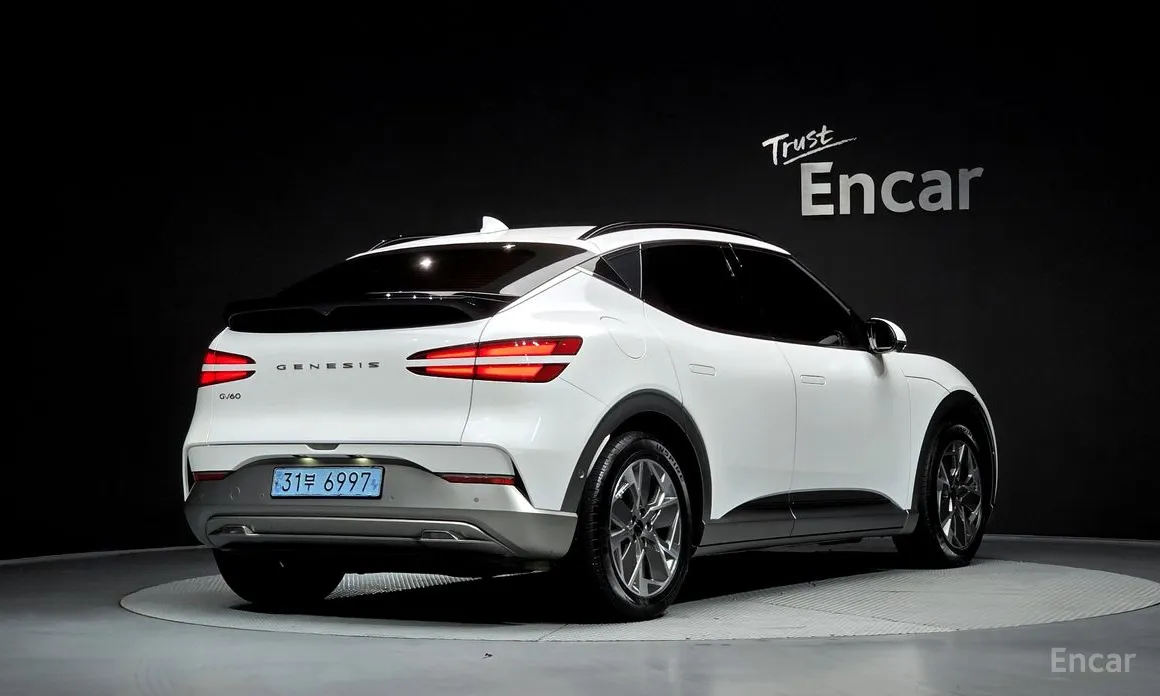 Фото 2 - Genesis GV60