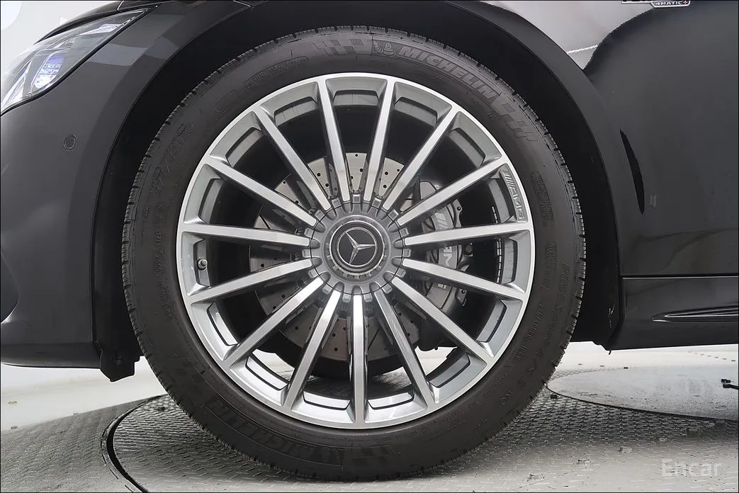 Фото 5 - Mercedes-Benz AMG GT