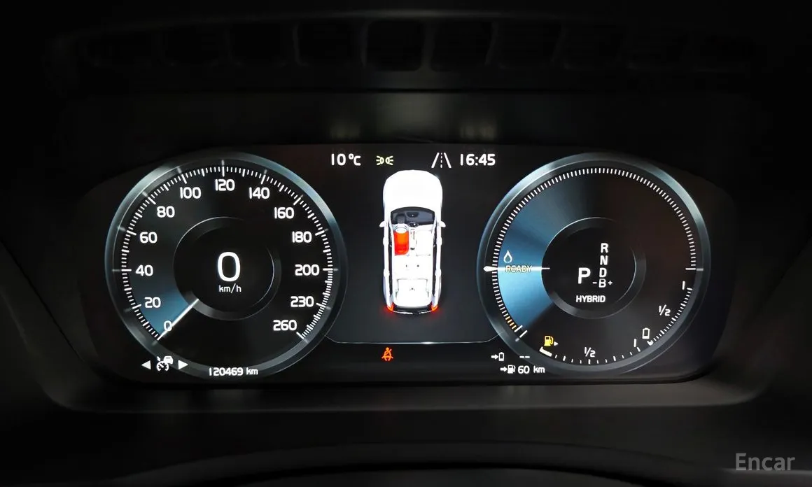 Фото 8 - Volvo XC90