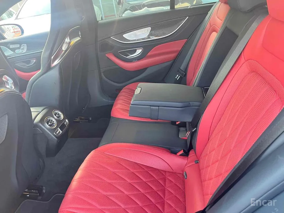 Фото 7 - Mercedes-Benz AMG GT