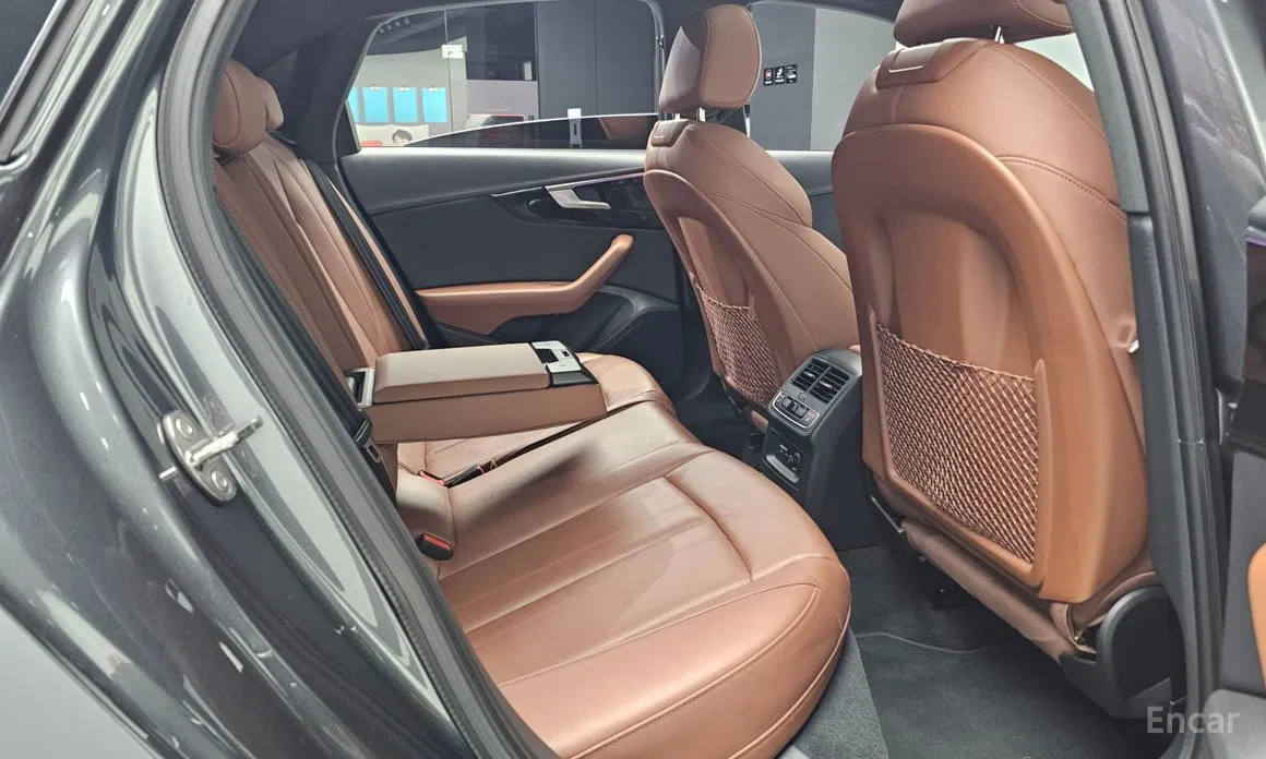 Фото 12 - Audi A4