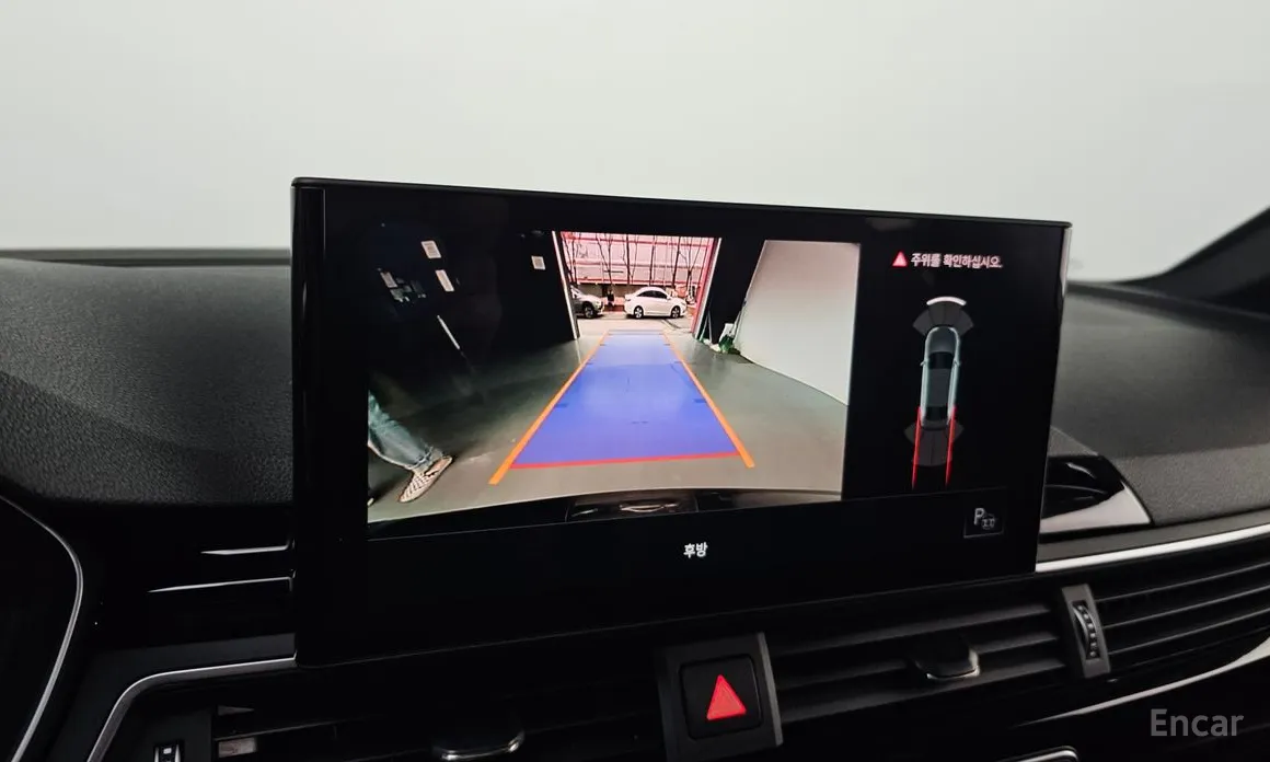 Фото 15 - Audi A4