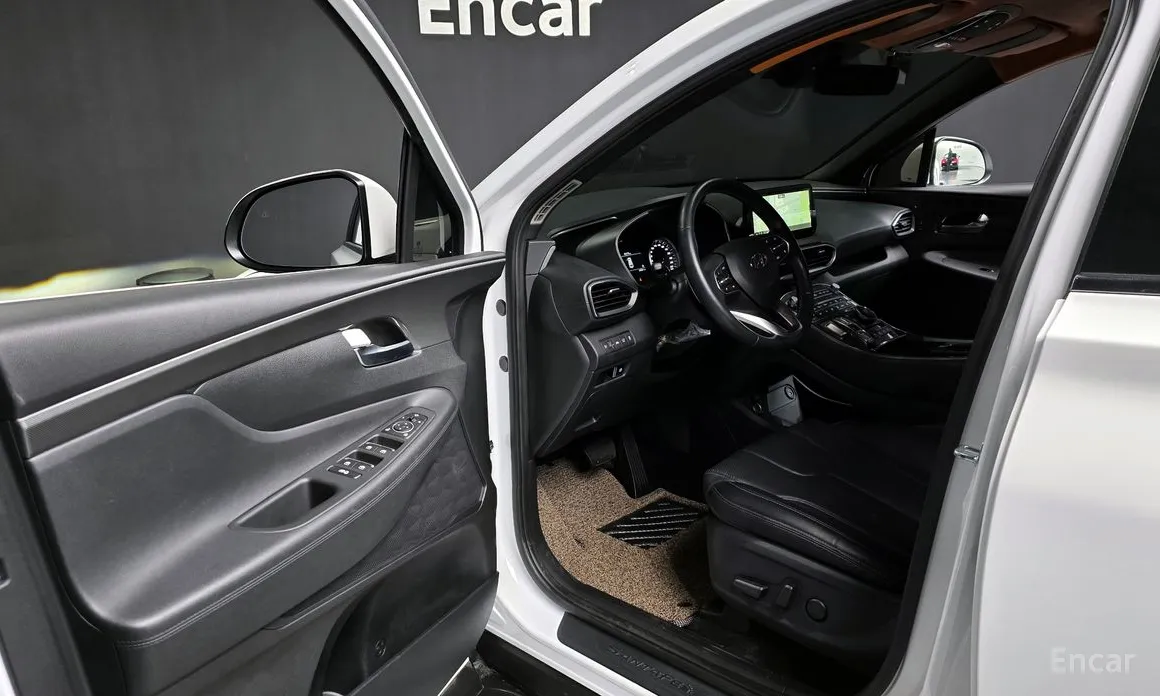 Фото 10 - Hyundai Santa Fe