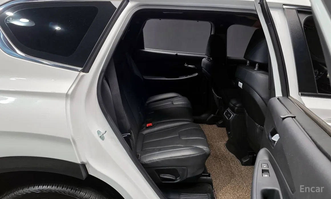 Фото 12 - Hyundai Santa Fe